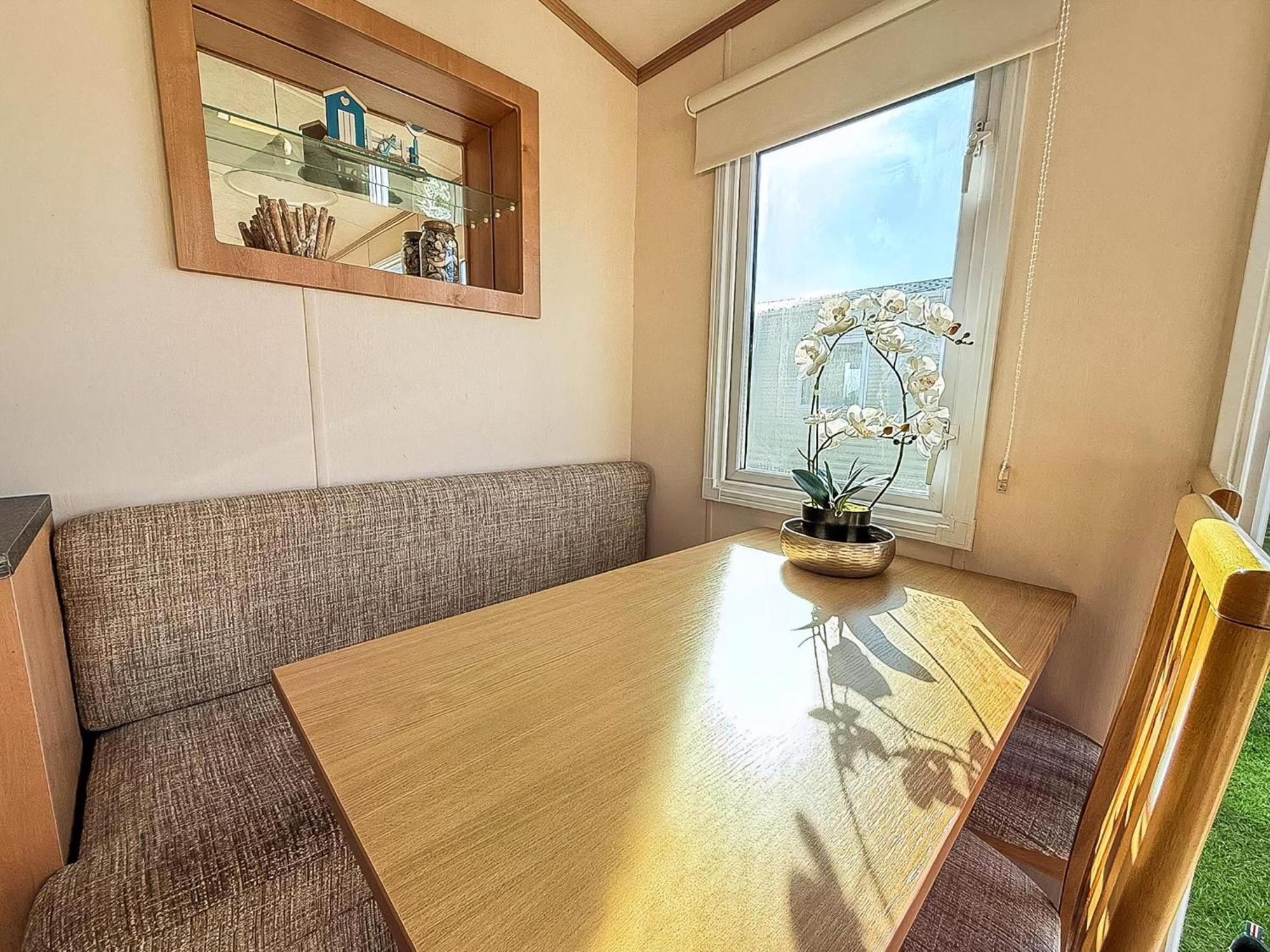 Lovely 6 Berth Caravan For Hire At Manor Park In Hunstanton Norfolk Ref 23044S Buitenkant foto